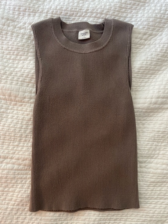 Abercrombie & Fitch Tops - Abercrombie & Fitch Ribbed Sleeveless Tank Top - Brown